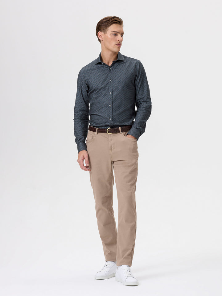 Leo Tailor Fit
